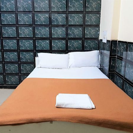 Hotel Hexa Metro Plaza Bombay Esterno foto