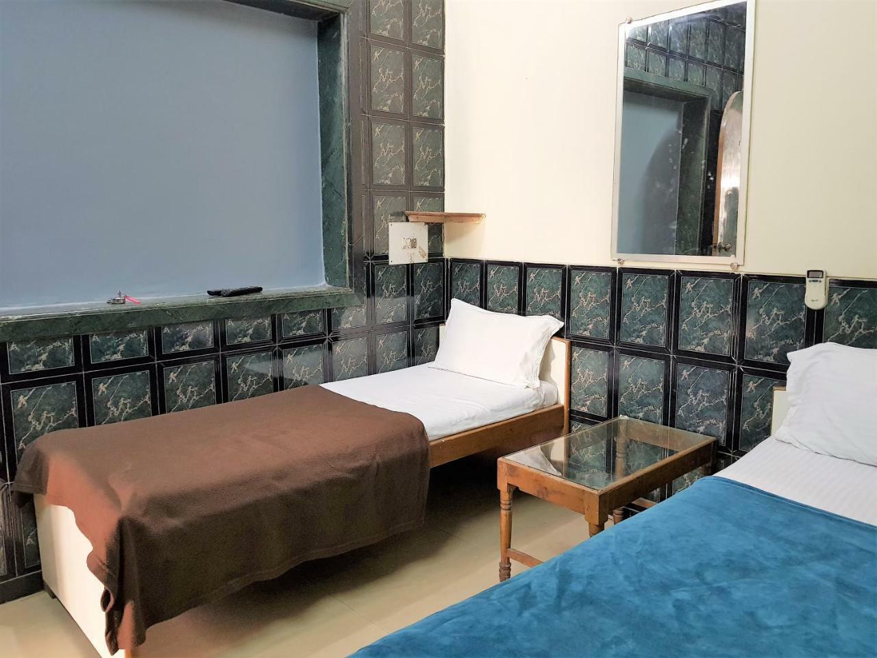 Hotel Hexa Metro Plaza Bombay Esterno foto