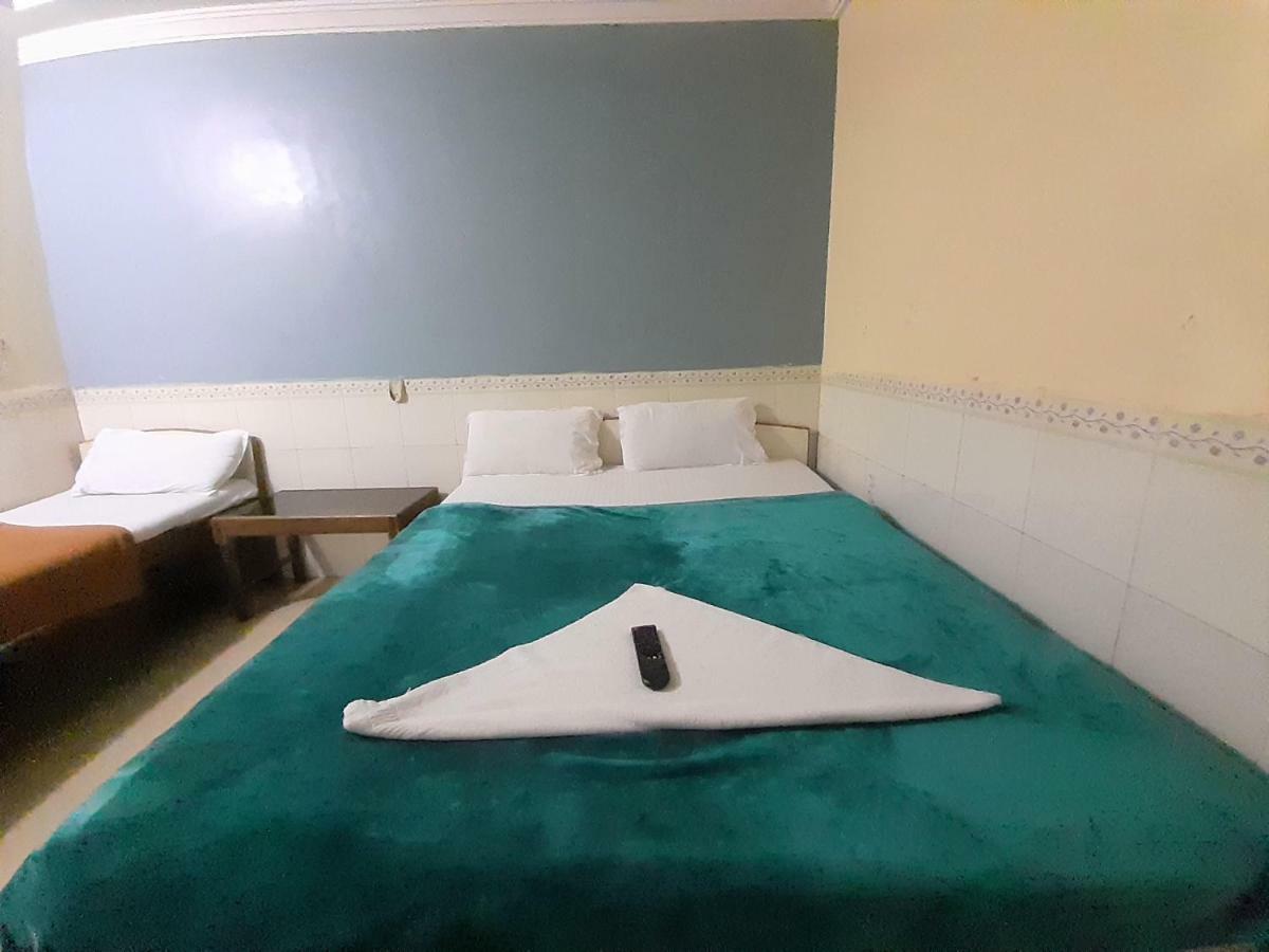 Hotel Hexa Metro Plaza Bombay Esterno foto